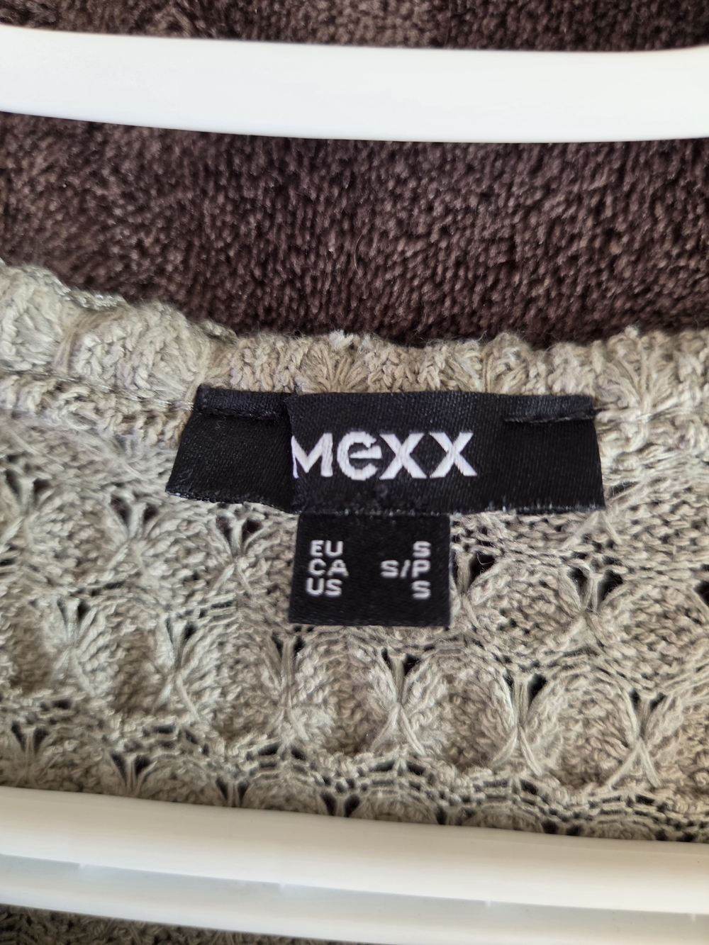MEXX Women's Knit Skeevless Sweater in Olive Green/tan